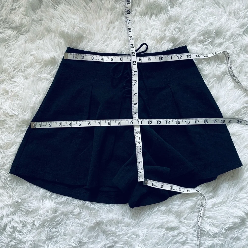 SOLD NWT Lush Black Lace Up Front Skort M - Picture 10 of 10